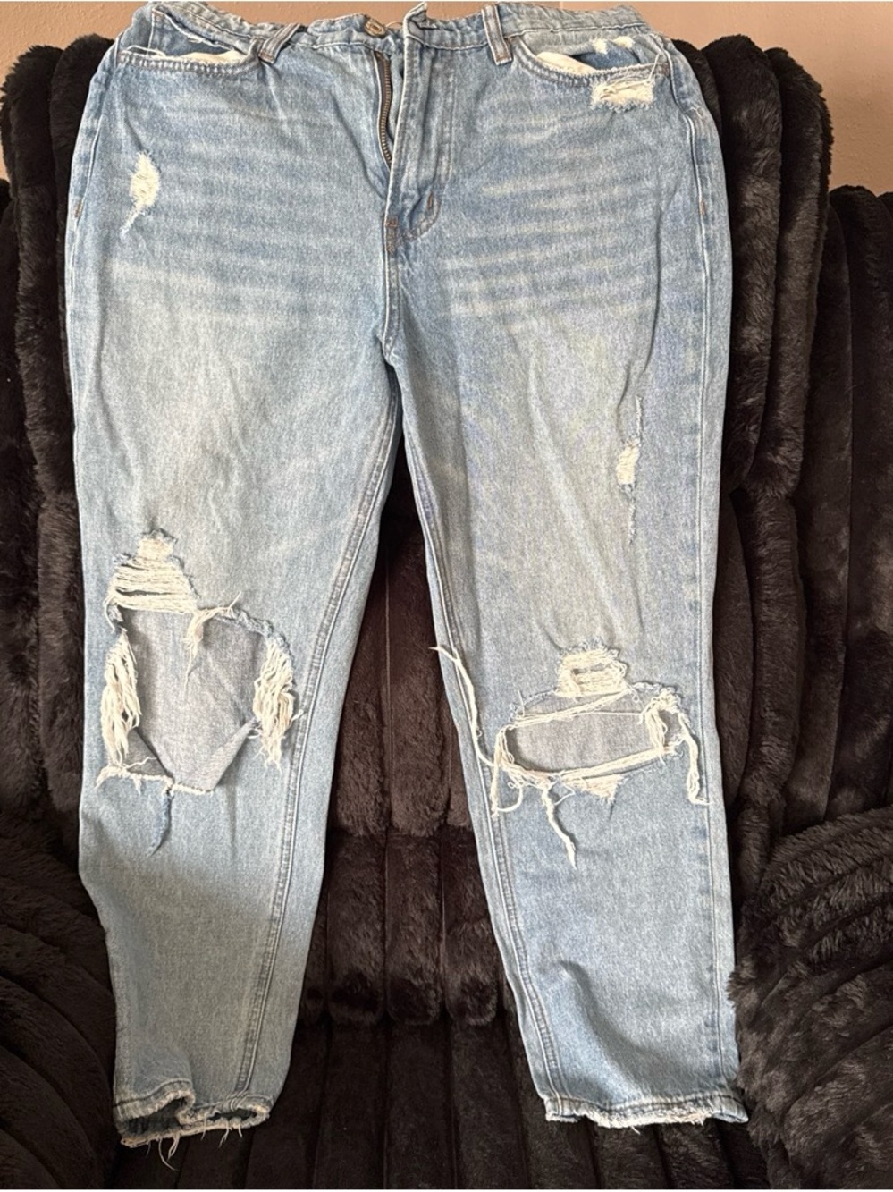 Light Blue Distressed Boyfriend Jeans — Casual Relaxed Fit